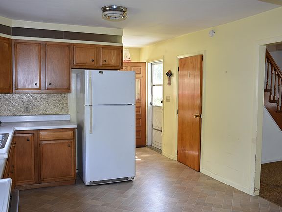 4th image of 177 Websterville Road