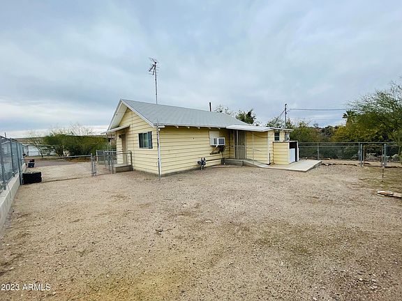 4th image of 171 E 2ND Avenue