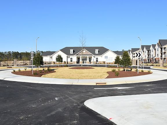 2nd image of 3400 Briarcliff Dr