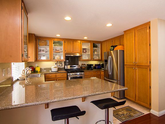 3rd image of 1694 Carriage Cir