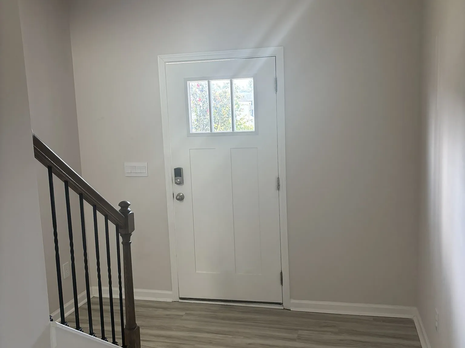 5 bed, 2361 sqft, $2,195 — Photo 3