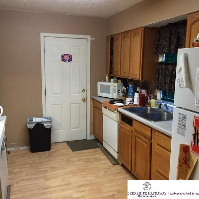 2nd image of 4253 Binney St