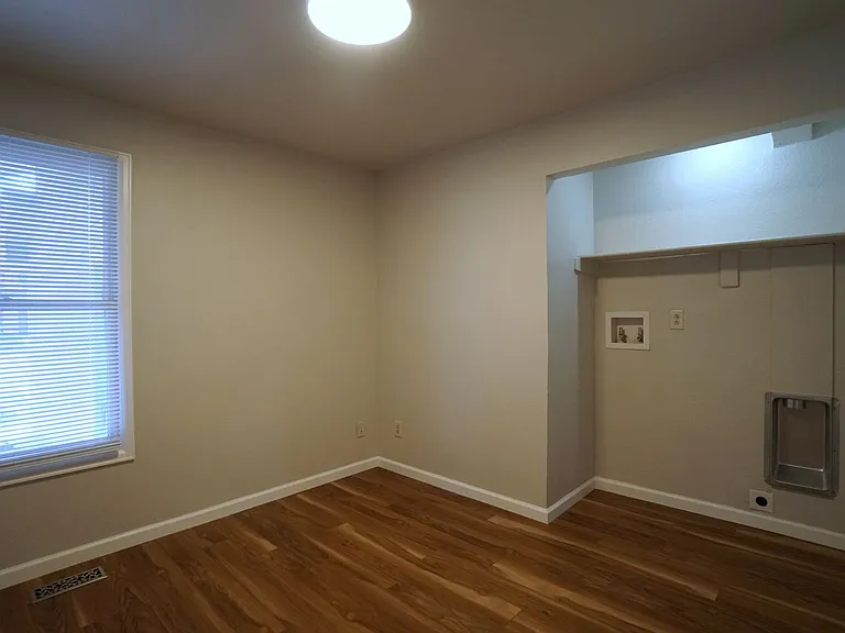 3070 Mirage Dr — Photo 19