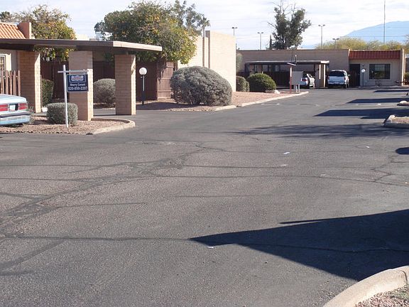 2nd image of 725 S Pantano Pkwy