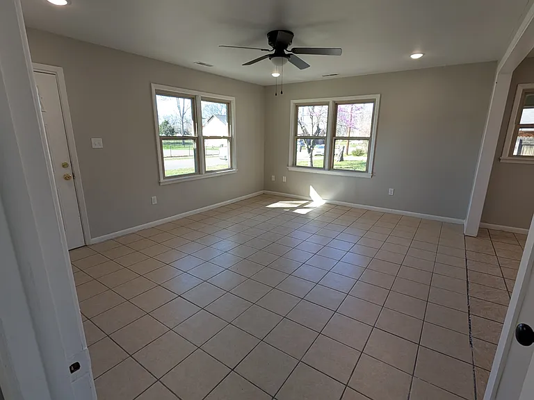 1120 W Monroe Ave #2 — Photo 15