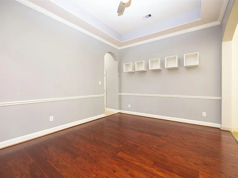 6743 Honeycrest Ln — Photo 15