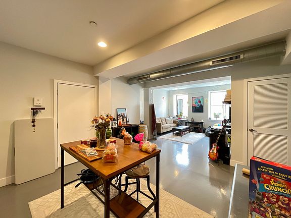 4th image of 1101 Frankford Ave