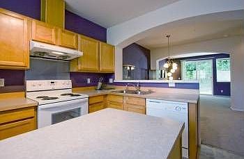 5th image of 3705 S Holly Park Dr