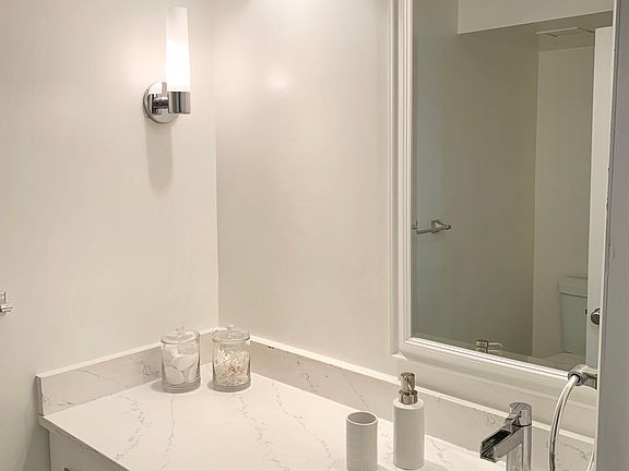 5th image of 740 N Pearl St APT 806