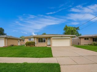 2987 Chesterfield Dr, Troy, MI 48083