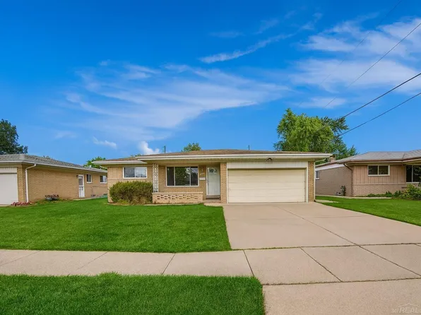 2987 Chesterfield Dr, Troy, MI 48083