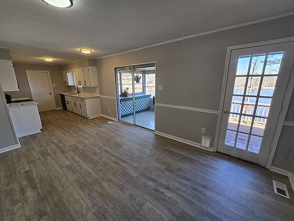 21 Lakeside Dr 4_03102025