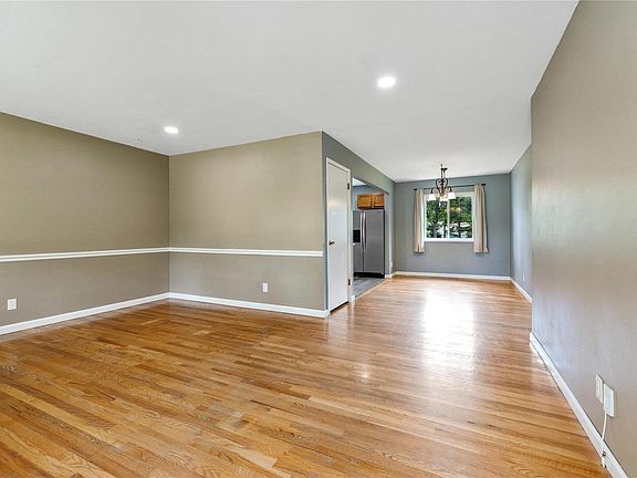 4th image of 30 Glenmark Ct