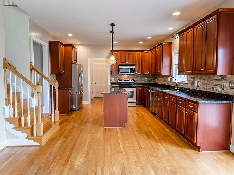 12306 Declaration Ave — Photo 36