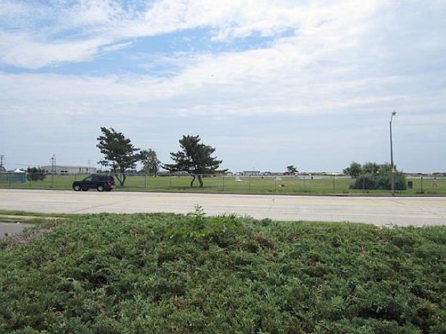 2nd image of 983 Marginal Rd