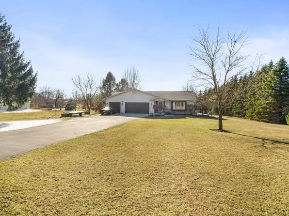 2125 Edgewater DRIVE, Grafton, WI 53024