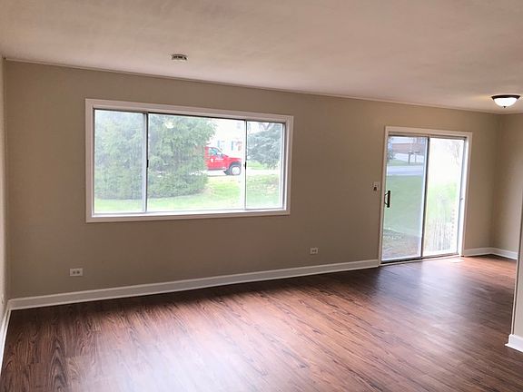 3rd image of 224 Bunker Hill Dr