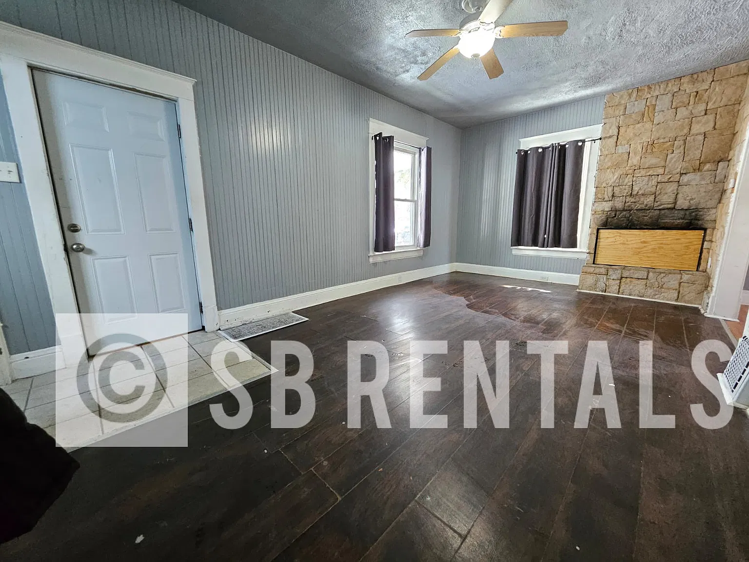 3 bed, 1.5 bath, 1560 sqft, $1,200 — Photo 2