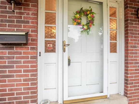 2nd image of 20 Greendale Dr