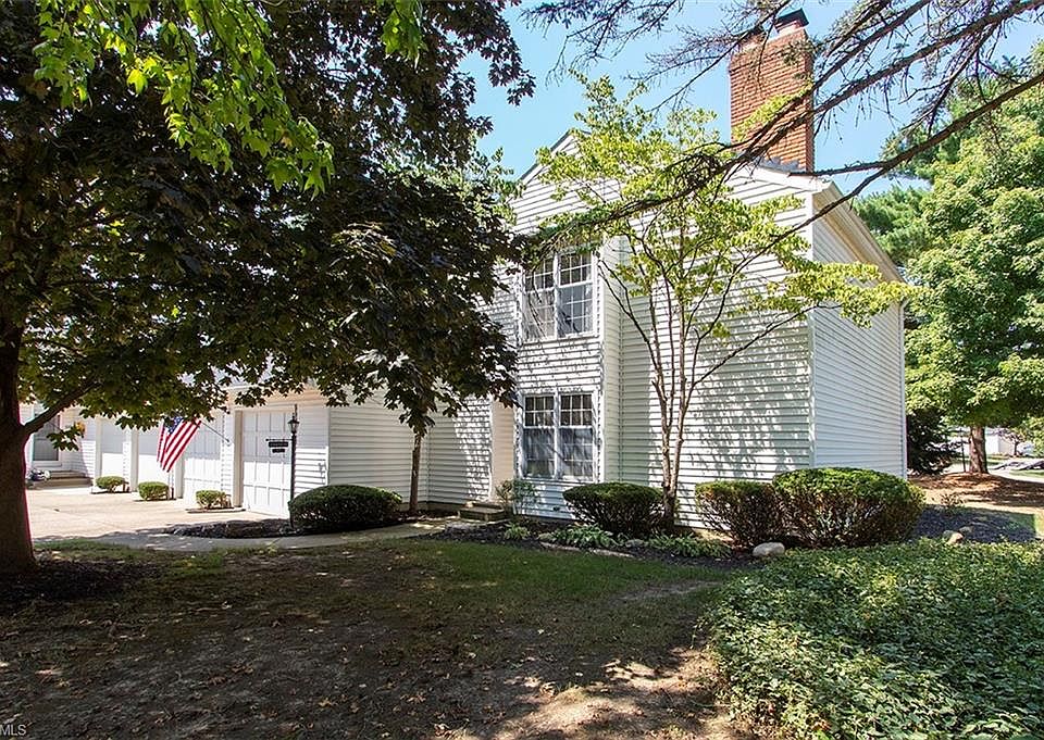 1st image of 49 Oakwood Dr