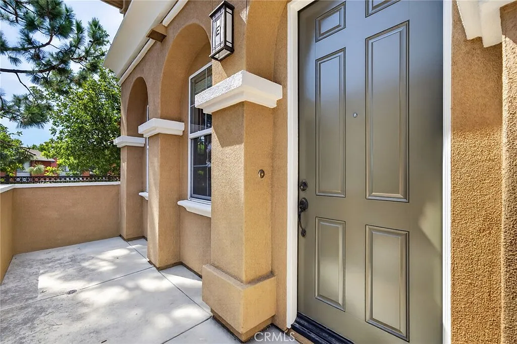 2 bed, 2.5 bath, 1463 sqft, $3,400 — Photo 4