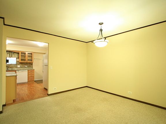 5th image of 131 W Brandon Ct Unit 35D