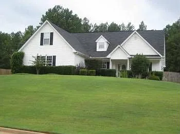 180 Chestnut Dr photo 1