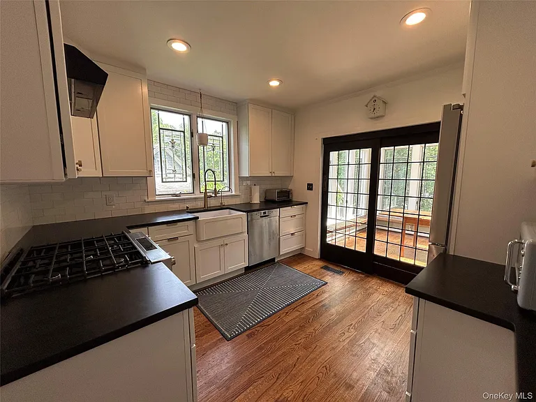 207 Prospect Ave — Photo 6
