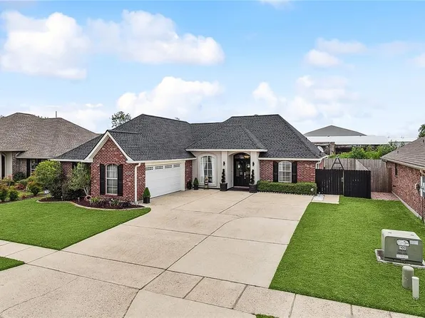 216 E Pin Oak Dr, Saint Rose, LA 70087
