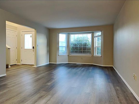 3rd image of 6120 61st Ave SE