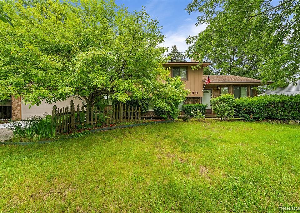 2580 N Pontiac Trl, Commerce Township, MI 48390 MLS 20230062114 Zillow