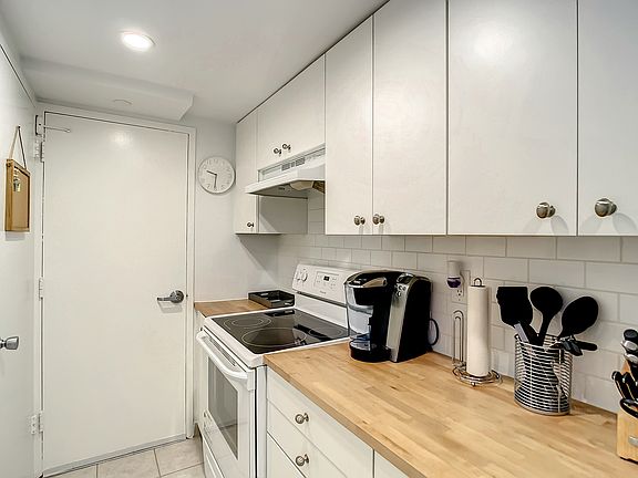 5th image of 1000 West Ave APT 205