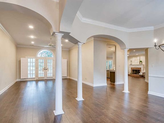 3rd image of 2683 Burton Briar Cir