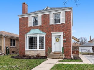 8421 Lockwood Ave, Skokie, IL 60077