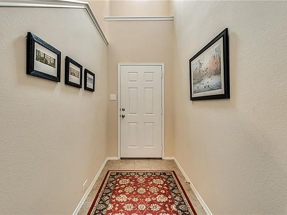 4th image of 1416 Ravenwood Dr