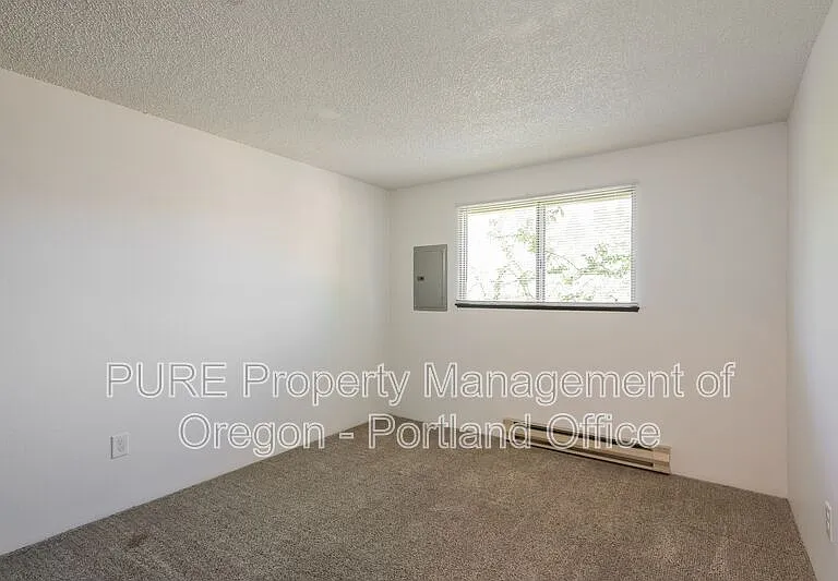 Parkway Garden — Photo 127