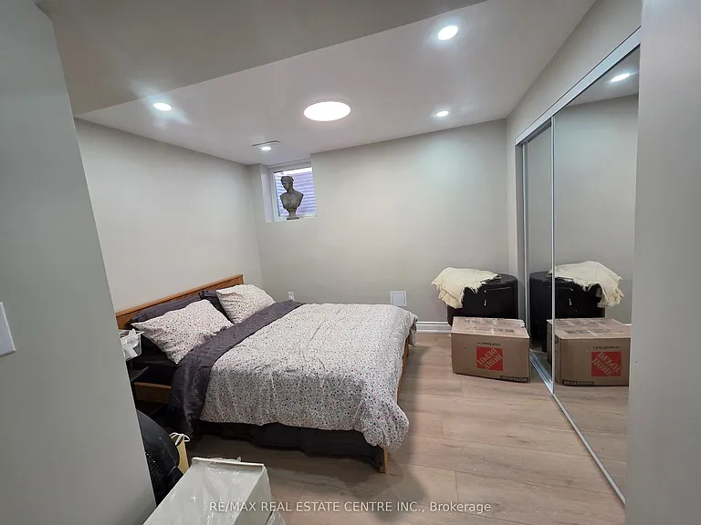 2644 Kinnerton Cres E — Photo 13