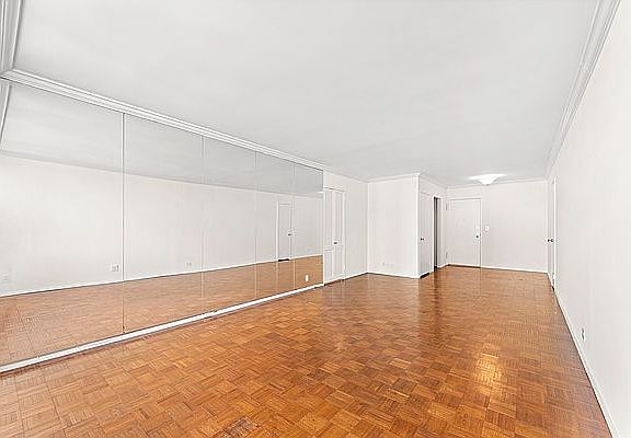 3rd image of 117 E 57th St APT 41E