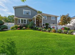 504 Wright Dr, Massapequa, NY 11758