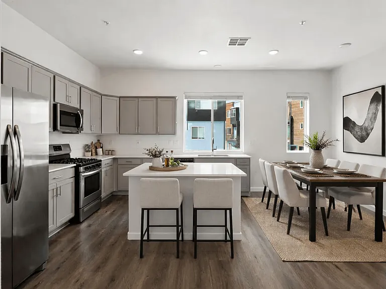 Summit Ridge Townhomes — Photo 7