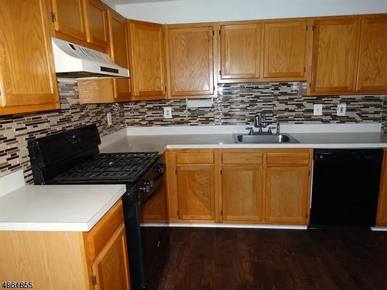808 Magnolia Ln — Photo 8