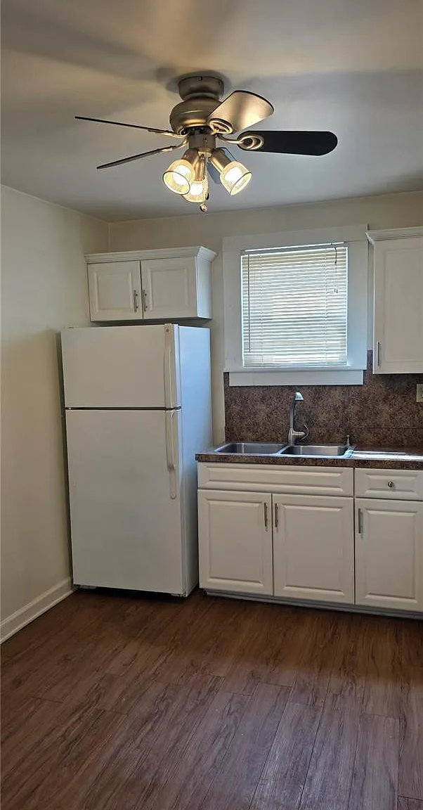 2 bed, 1.0 bath, 950 sqft, $1,050 — Photo 3