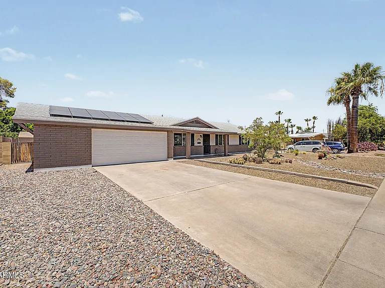 3910 E Shangri La Rd — Photo 3