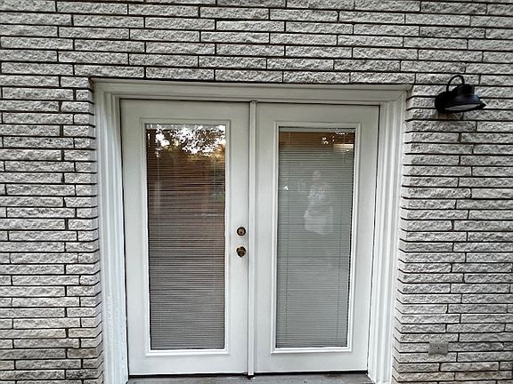 4th image of 70 Kathryn Dr