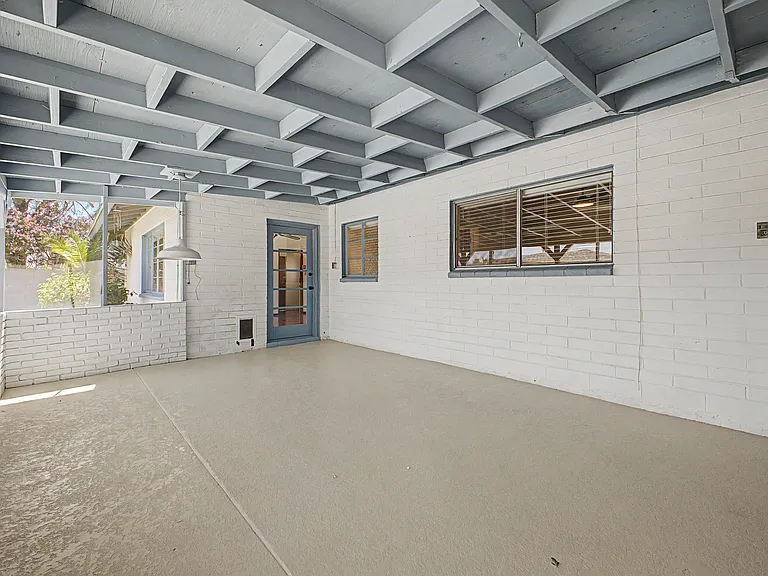 8324 E Sheridan St — Photo 11