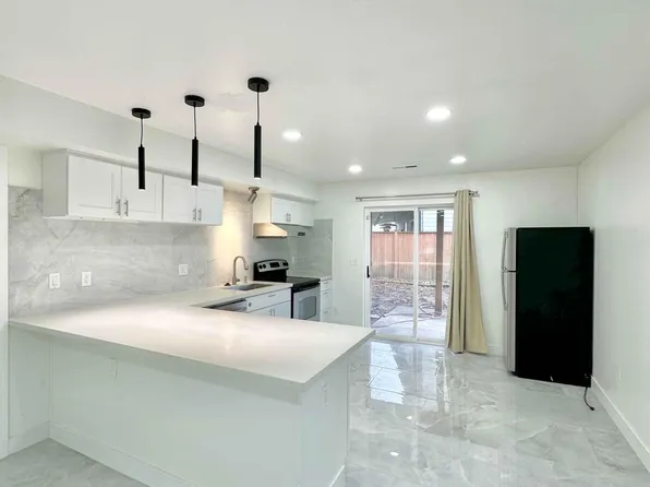 6929 46th St NE, Marysville, WA 98270