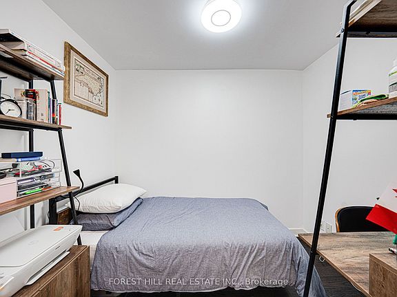 4th image of 320 Richmond St E #808