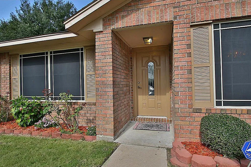 3527 Colmar Way — Photo 2
