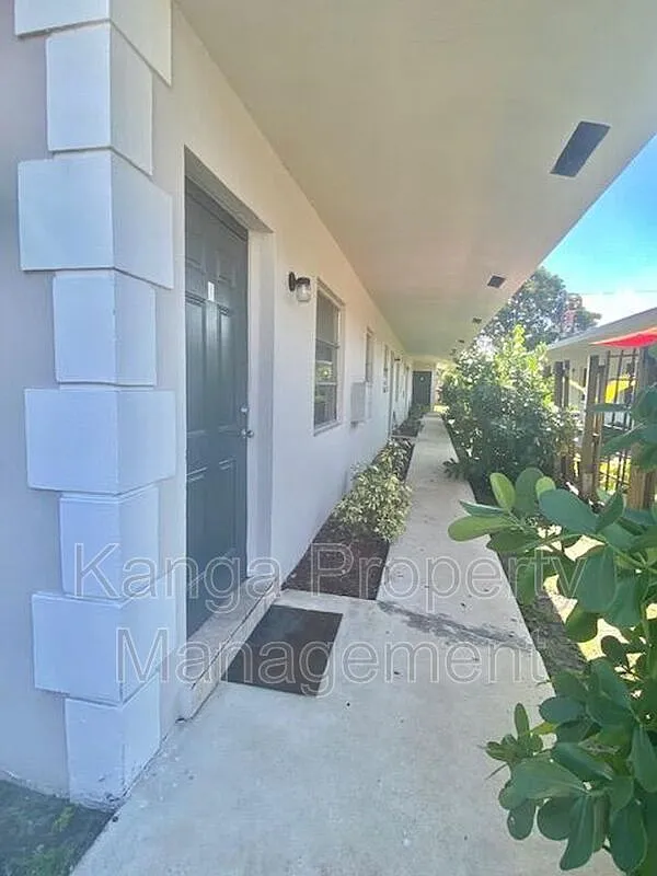 2 bed, 1.0 bath, 758 sqft, $1,850 — Photo 2