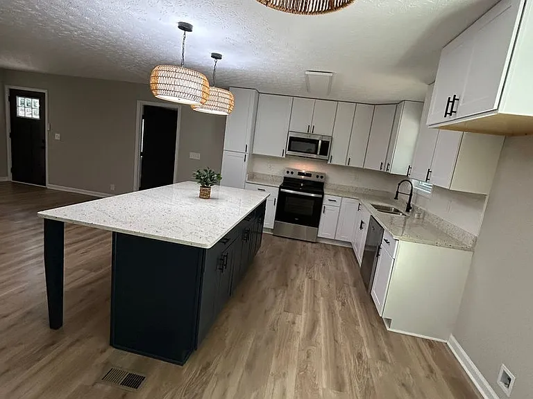1443 Daniel Rd — Photo 3